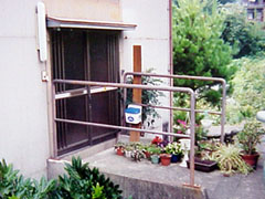 HouseEntrance_Ƃ̌ւł